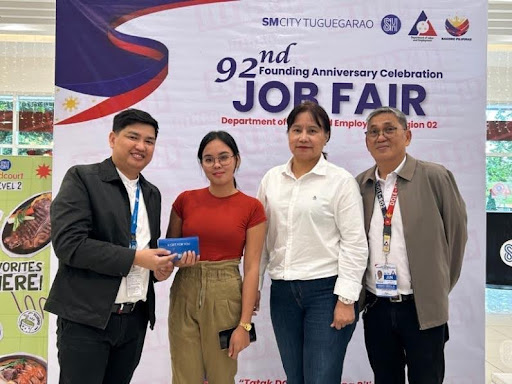 SM Supermalls Celebrates DOLE’s 92nd Anniversary and Marks 30,000th Hired-On-The-Spot Milestone
